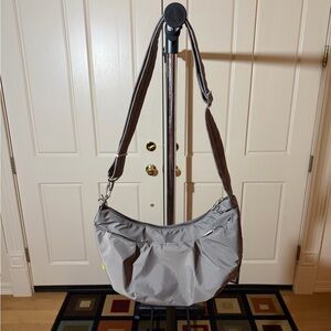 Travelon Anti-Theft Classic Light Mocha Sling Crossbody Travel Bag Brand New